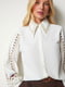 Блуза-сорочка біла з вишивкою | 6826402 | фото 3