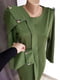 Зелена сукня-футляр з накладними кишенями, на поясі  | 6826609 | фото 3