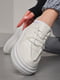 Кросівки білого кольору на шнурівці | 6828244 | фото 2