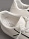 Білі кросівки на шнурівці з контрастним оздобленням | 6828261 | фото 4