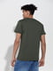 Бавовняна футболка кольору хакі з принтом | 6829695 | фото 4