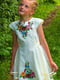 Біла вишита сукня з квітковим малюнком | 6830991 | фото 2