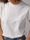 Базовая однотонная футболка молочного цвета | 6832713 | фото 4