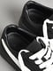 Кросівки чорно-білого кольору на шнурівці | 6835384 | фото 4