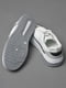 Кросівки біло-сірого кольору на шнурівці  | 6835708 | фото 4