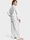 Піжама біла в принт: сорочка та штани | 6839579 | фото 2