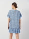 Вільна блакитна сукня в принт з воланами | 6840476 | фото 3