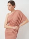 Приталенное темно-розовое платье на одно плечо | 6840484 | фото 4