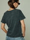 Хлопковая футболка графитового цвета в принт | 6845582 | фото 3
