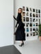 Силуетна довга чорна сукня з високим розрізом | 6846750 | фото 4
