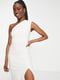Біла облягаюча сукня на одне плече з високим розрізом | 6848159 | фото 2