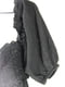 Чорна сукня з вирізом “каре”, декорована оборкою | 6849737 | фото 2