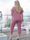 Костюм рожево-лілового кольору: блуза з принтом та укорочені штани | 6857338 | фото 4