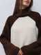 Вязаный коричнево-белый свитер свободного фасона | 6852873 | фото 2
