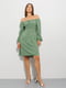 Светло-зеленое платье с цветочным принтом и открытыми плечами | 6853104 | фото 3