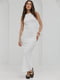 Длинное молочное платье из текстурного трикотажа | 6853179