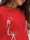 Ярко-красная футболка oversize с бантиками | 6853328 | фото 2