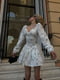 Біла сукня міні в квітковий принт з імітацією корсета та драпіровкою під грудьми | 6858547 | фото 5