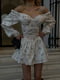 Біла сукня міні в квітковий принт з імітацією корсета та драпіровкою під грудьми | 6858547 | фото 7