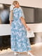 Бірюзова принтована сукня-халат із софту з V-подібним вирізом і комірцем, рукава і низ декоровані мереживом | 6858559 | фото 2