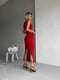 Силуетна червона сукня міді з фігурним вирізом на талії | 6858644 | фото 2