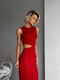 Силуетна червона сукня міді з фігурним вирізом на талії | 6858644 | фото 5