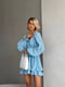 Блакитна сукня міні з мусліну в квітковий принт з подвійною спідницею, прикрашеною рюшею | 6858663 | фото 6