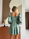 Зелена сатинова сукня міні  з об”ємними широкими рукавами та імітацією чашок | 6858677 | фото 9