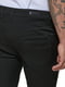 Черные повседневные брюки из эластичного материала | 6860393 | фото 5