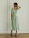 Приталенное платье с эластичной спинкой зеленое | 6862922 | фото 3