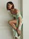 Приталенное платье с эластичной спинкой зеленое | 6862922 | фото 6