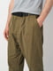 Укороченные  брюки цвета хаки с прорезными карманами | 6865414 | фото 4