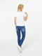 Сині джинси для вагітних із потертостями та бандажною резинкою  | 6865702 | фото 4
