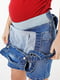 Синій джинсовий комбінезон із шортами для вагітних з м”якою резинкою під живіт | 6865764 | фото 2