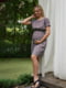 Сіра принтована сукня для вагітних та годуючих мам з секретом для годування | 6866070 | фото 3