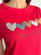 Червона бавовняна футболка з принтом та написом | 6871788 | фото 4