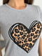 Сіра бавовняна футболка з леопардовим принтом | 6871826 | фото 4