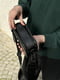 Чорна прямокутна сумка крос-боді на широкому ремені | 6875276 | фото 8
