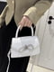 Біла сумка крос-боді зі сріблястим декором | 6875351 | фото 3