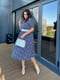 Вільна сукня із софту синя з поясом | 6877061 | фото 5