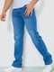 Прямые голубые джинсы с потертостями | 6888277 | фото 3