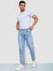Прямые голубые джинсы с потертостями | 6888278 | фото 2