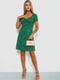 Зеленое принтованное платье с V-образным вырезом | 6889019 | фото 2